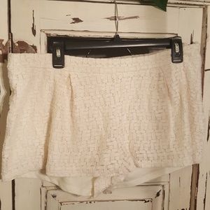 Ezra lace crochet shorts